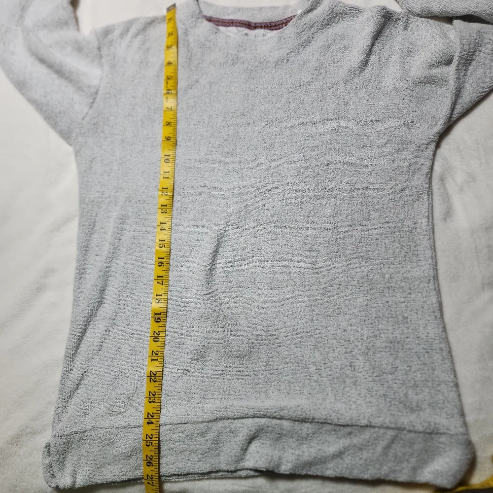 Royce Gray Crew Neck Sweater Size Small